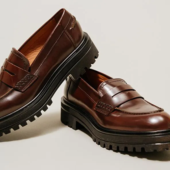 Mocassins à semelles crantées en cuir patiné marron