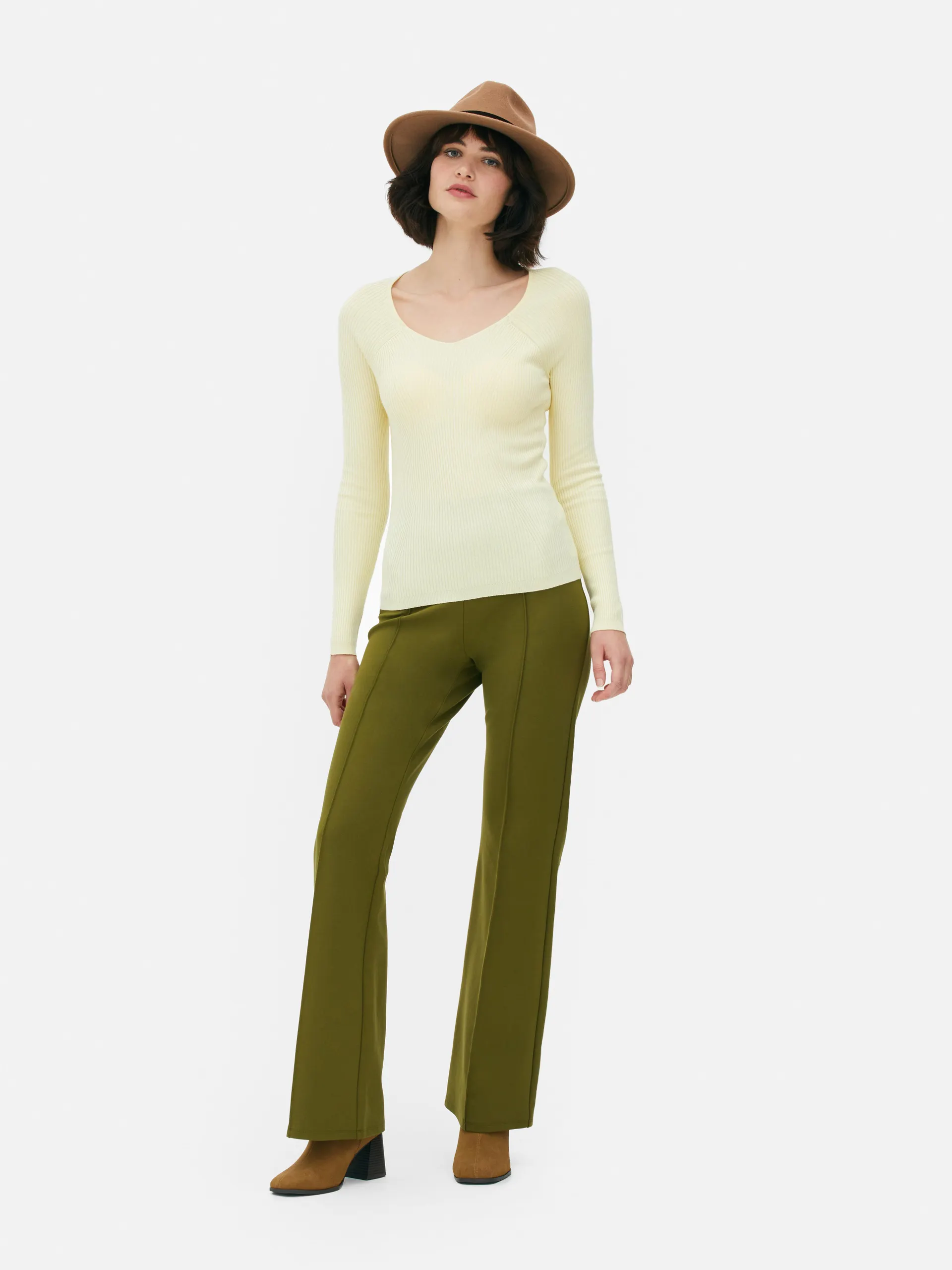 Top canelado decote V