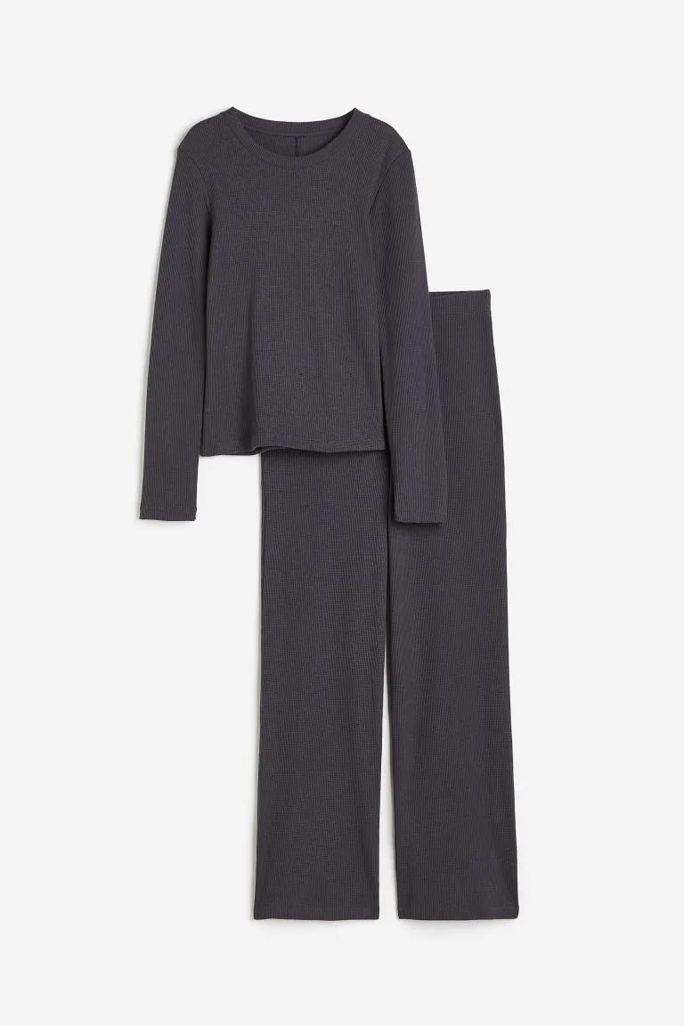 Top et pantalon de pyjama gaufrés
