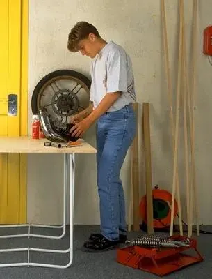 Tréteau FERDINAND, le pliant gris martelé - RODET