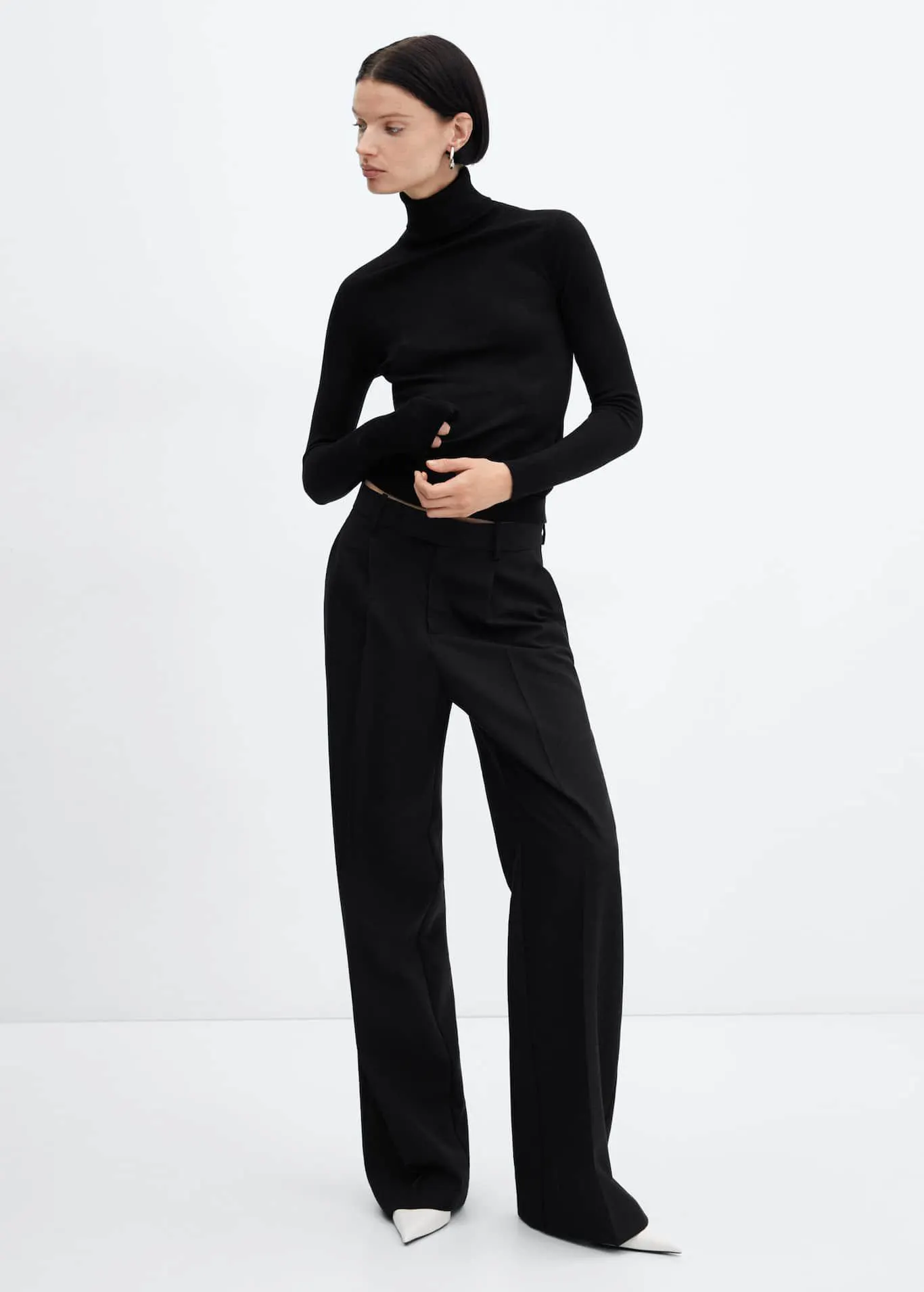 Finomkötött pulóver átlapolt nyakkal