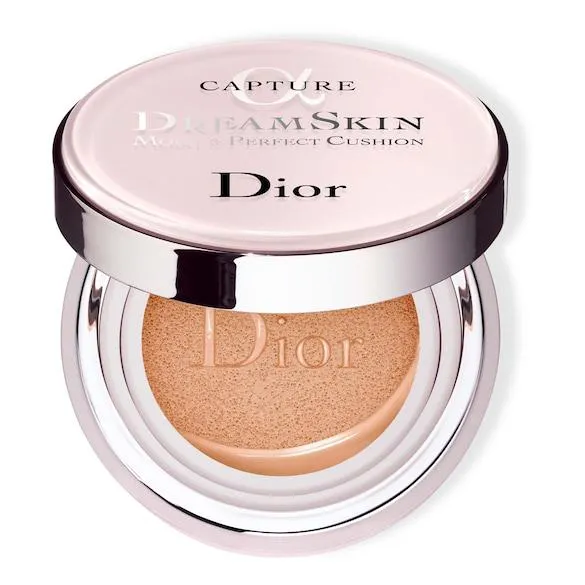 Capture Dreamskin Moist & Perfect Cushion SPF 50 PA+++