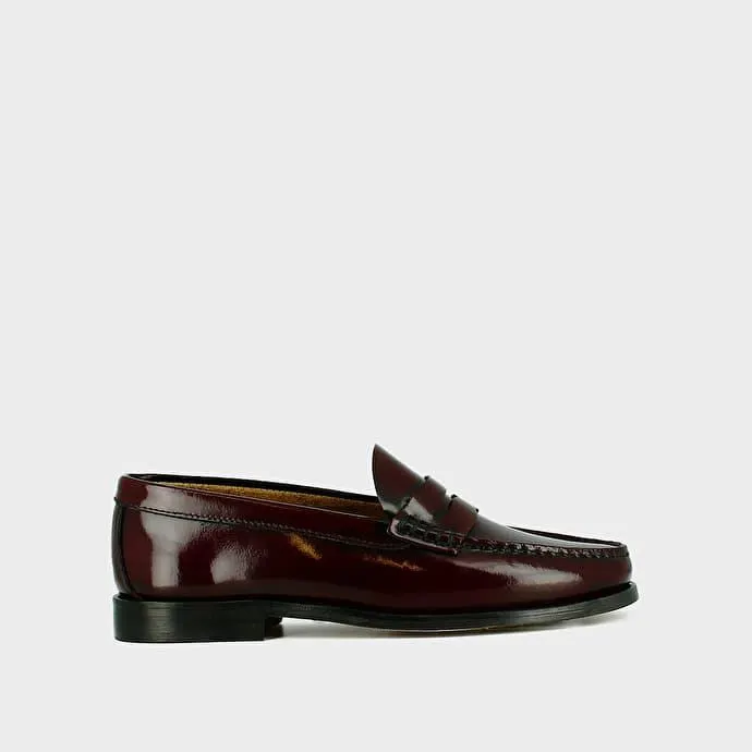Mocassins à bouts ronds en cuir glacé bordeaux