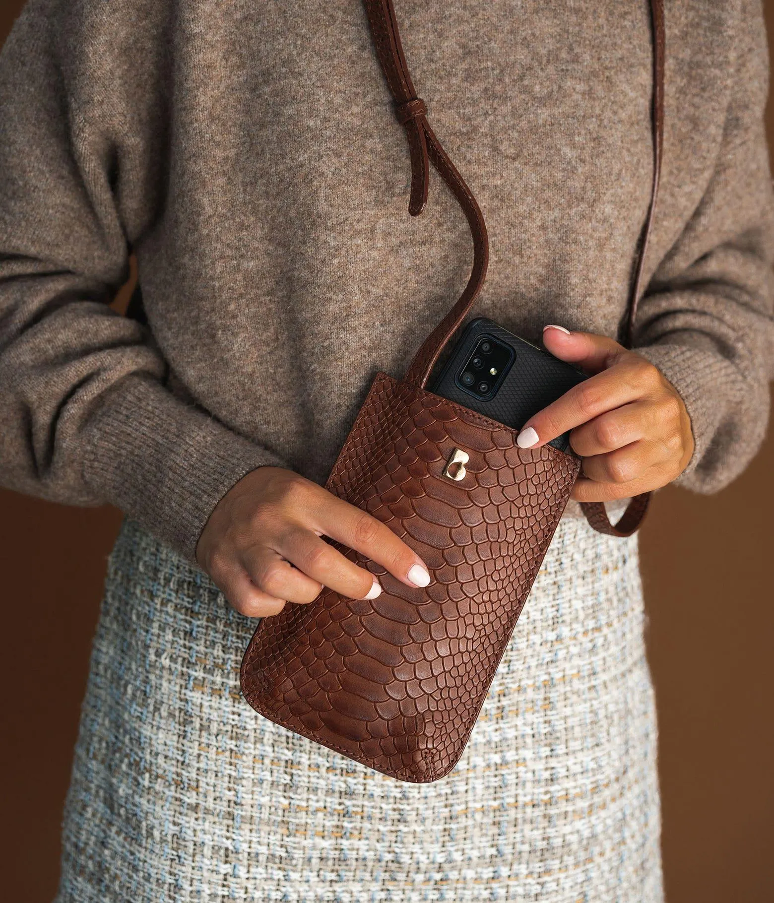 POCHETTE ABSOLU COGNAC