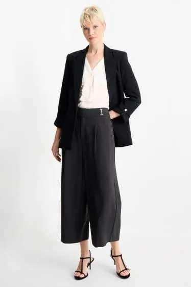 Culottes - mid-rise waist - relaxed fit