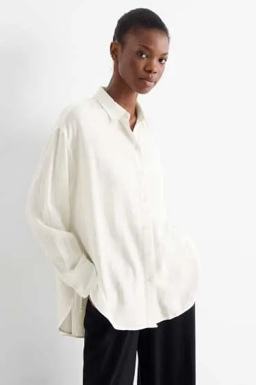 Blouse with linen content