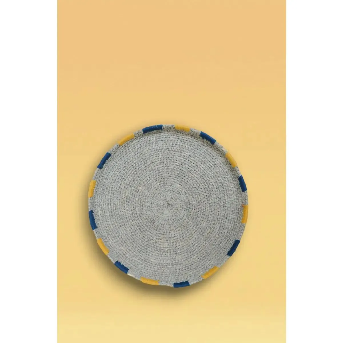 Plateau jonc de mer Gris bord brodé Laine diamètre 25cm