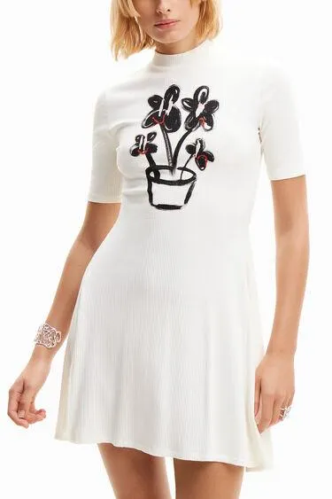 Robe patineuse courte plante