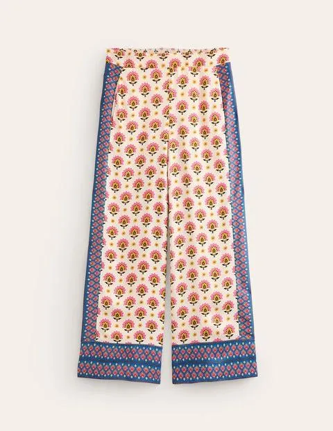 Pantacourt droit en satin