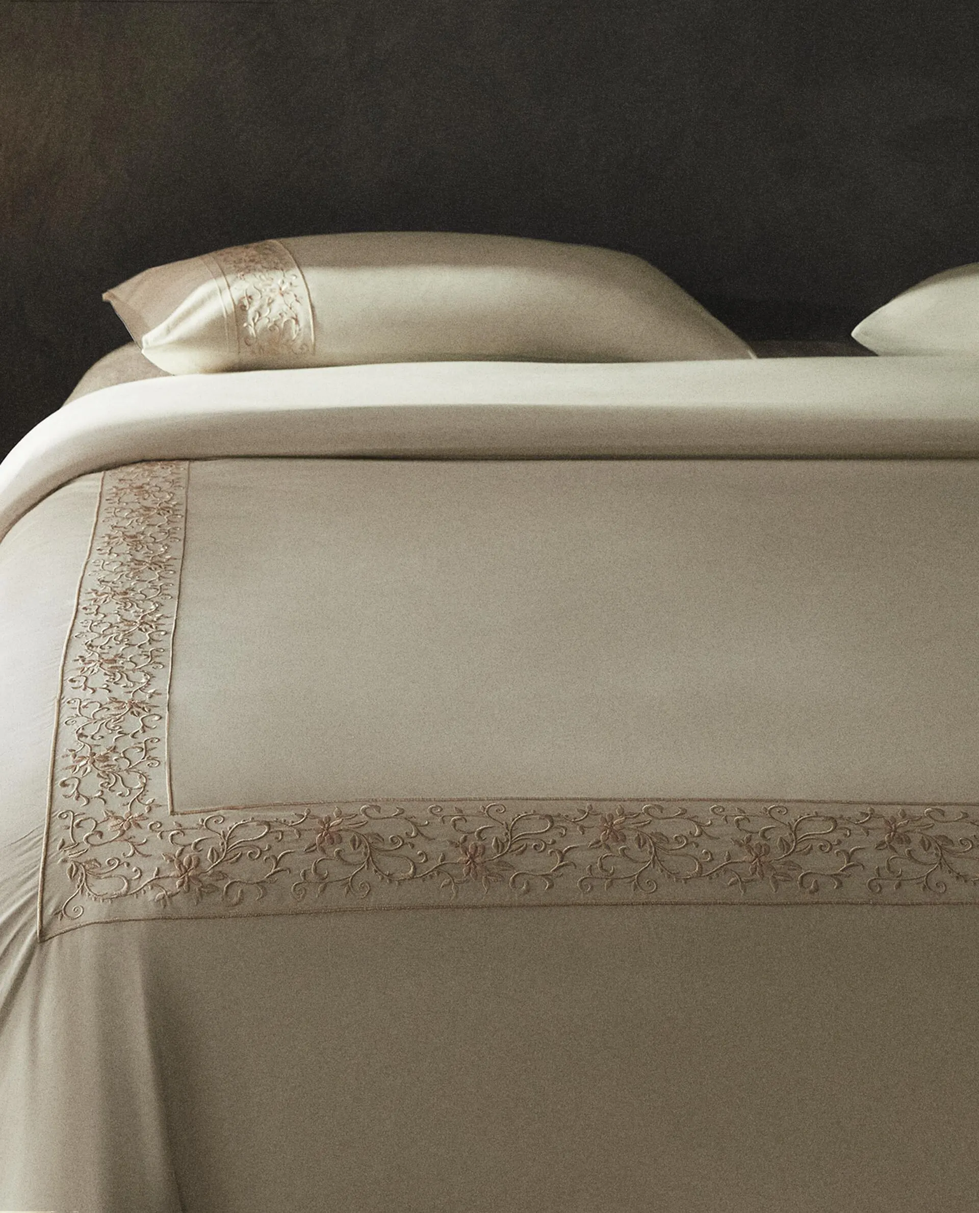 COPRIPIUMINO RICAMO FLOREALE