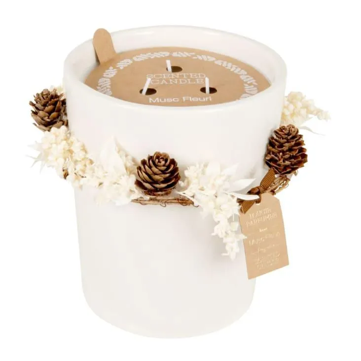 Vela de cerámica blanca y fibra vegetal