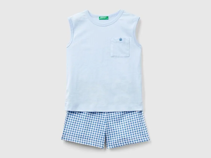 Pyjama avec short à carreaux et débardeur