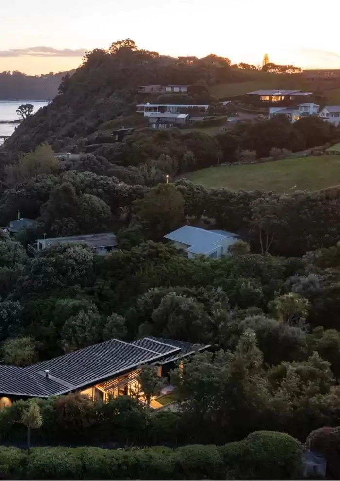 C O N T R A C T L O O K B O O K du 7 janvier au 31 décembre 2025 - Catalogue page 233