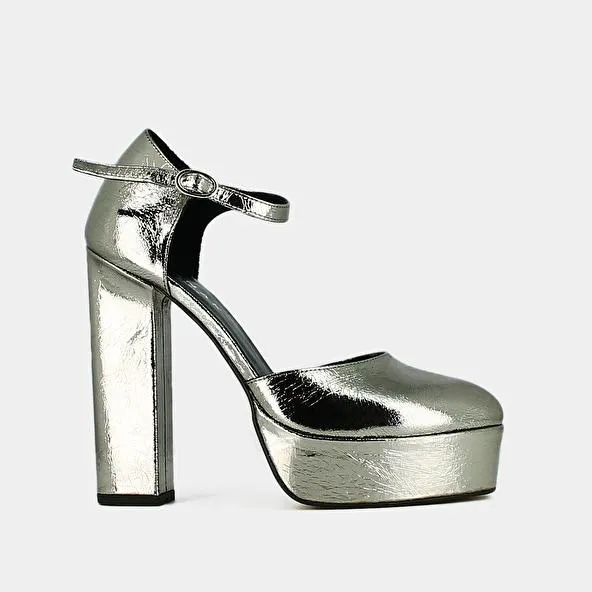 Salomés à talons et plateformes en cuir métallisé
