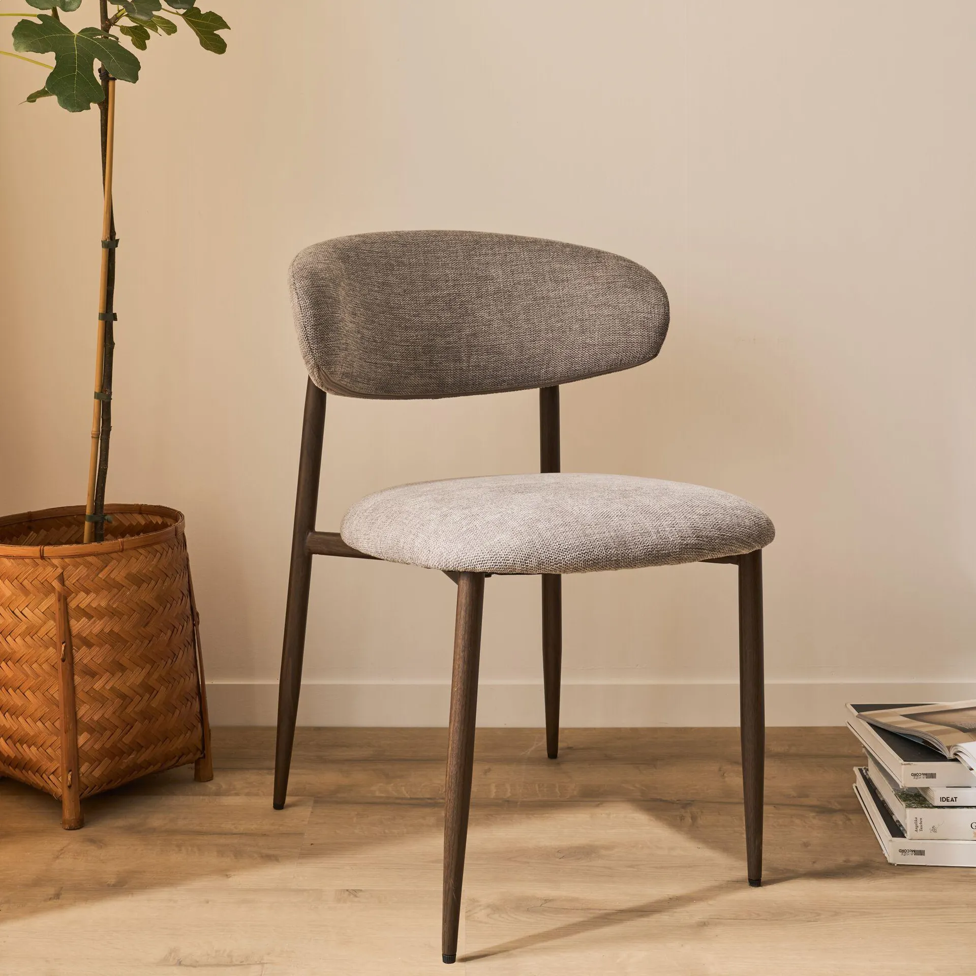 Chaise de repas en tissu et acier - gris