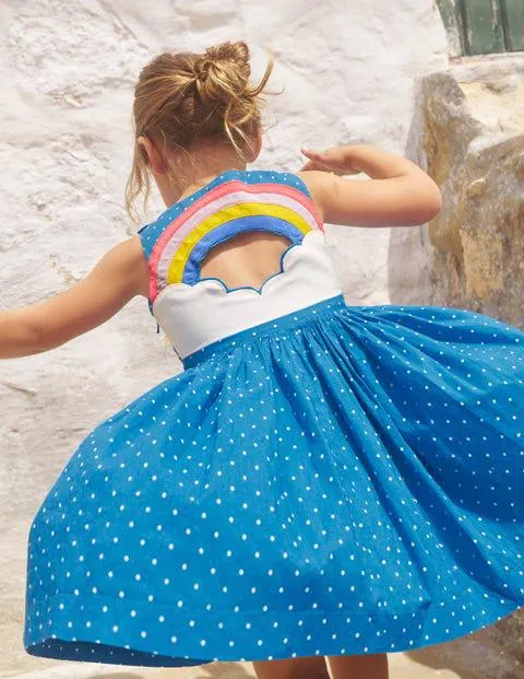 Robe à appliqué arrière