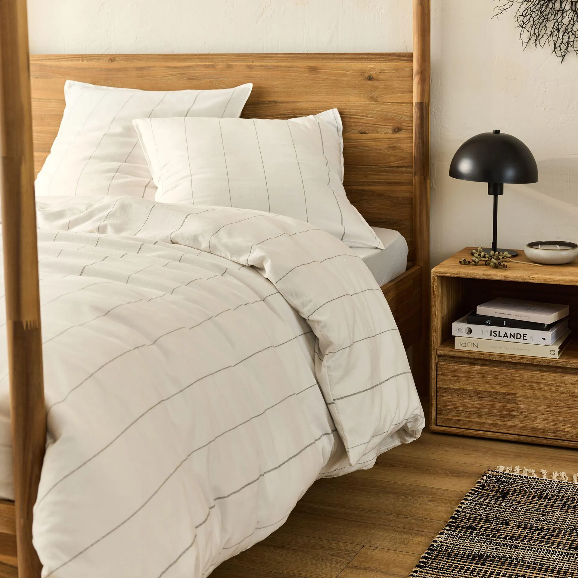 Housse de couette 240x220cm et 2 taies d'oreiller 65x65cm en flanelle de coton à rayures - blanc