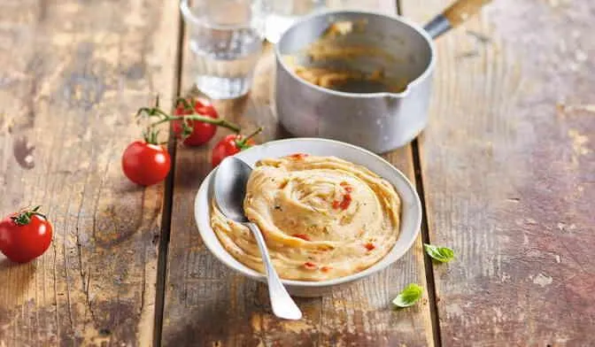 Purée de pomme de terre à la tomate et à la mozzarella