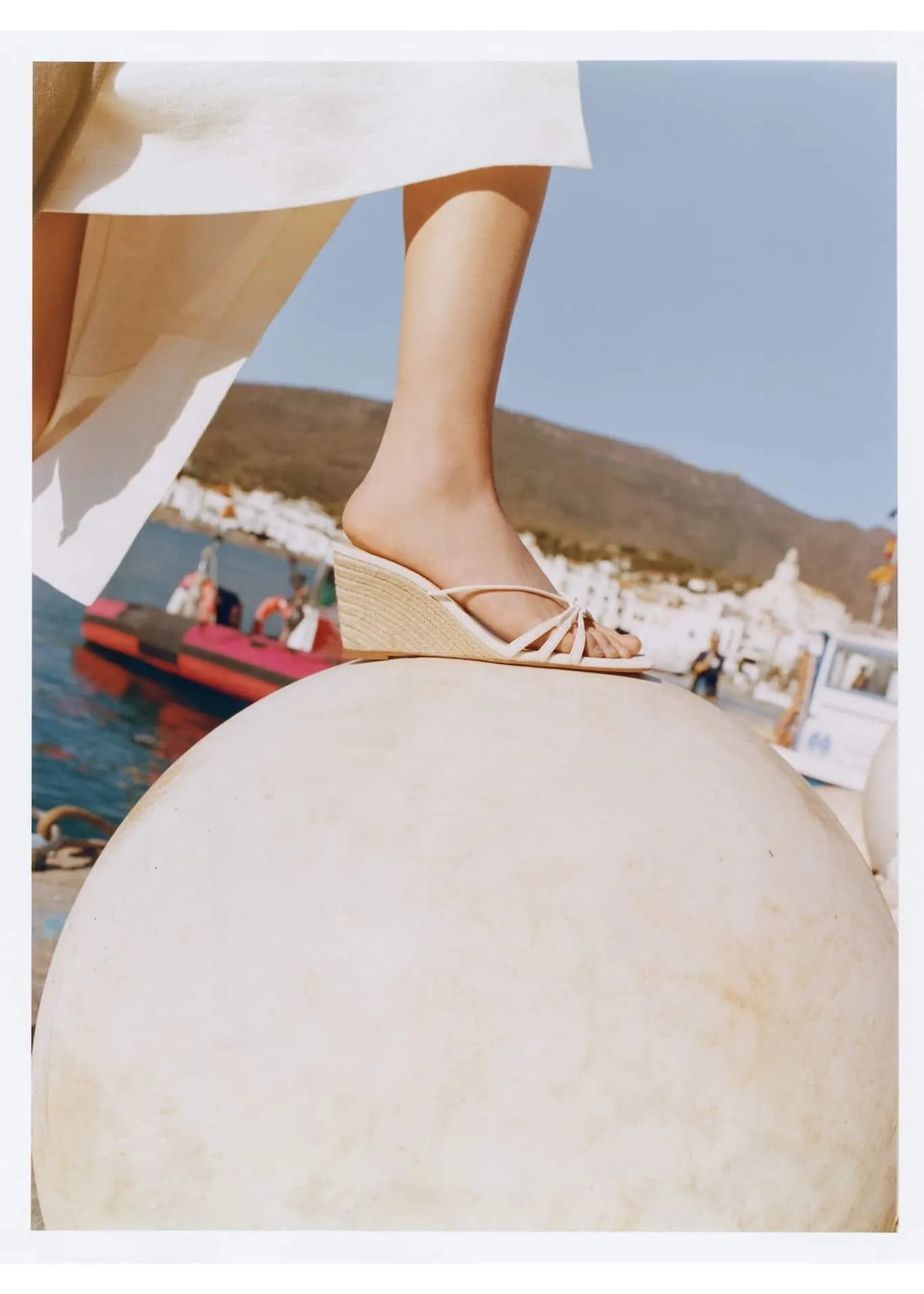 Sandales compensées lanières