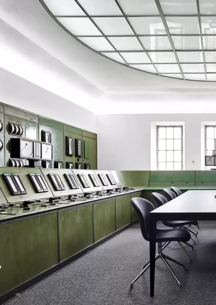 C O N T R A C T L O O K B O O K du 7 janvier au 31 décembre 2025 - Catalogue page 392