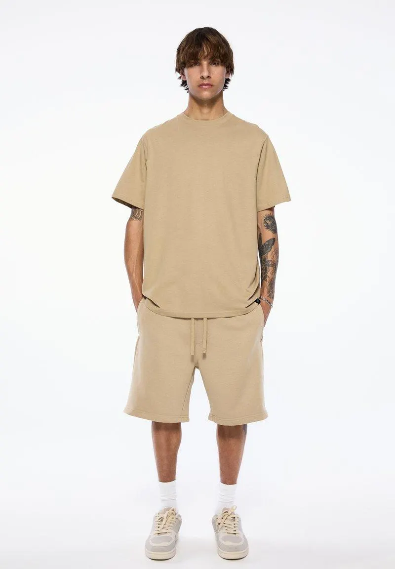 SET BERMUDA SHORTS AND T-SHIRT - Pantalon de survêtement - sand