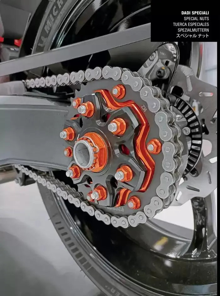 LIGHTECH 2025 du 6 mai au 31 décembre 2025 - Catalogue page 213