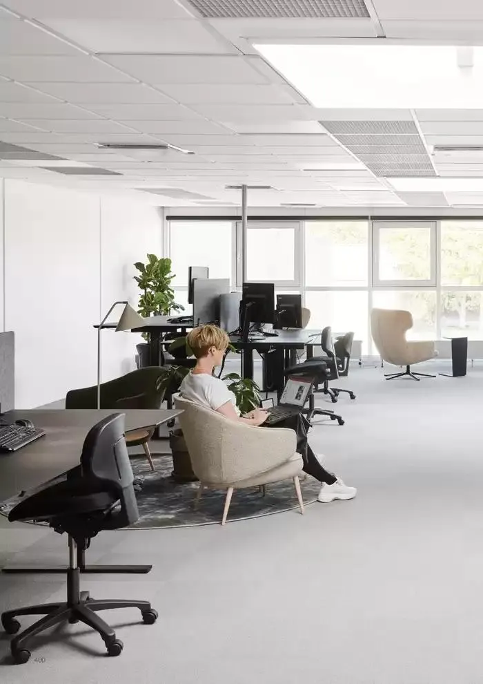 C O N T R A C T L O O K B O O K du 7 janvier au 31 décembre 2025 - Catalogue page 400