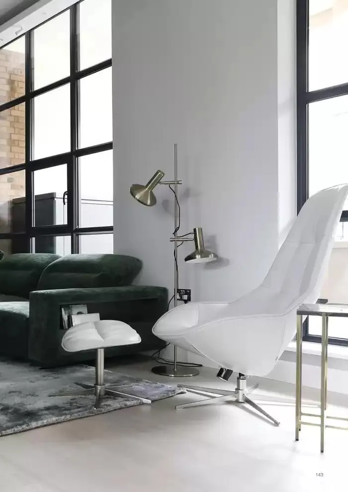 C O N T R A C T L O O K B O O K du 7 janvier au 31 décembre 2025 - Catalogue page 143