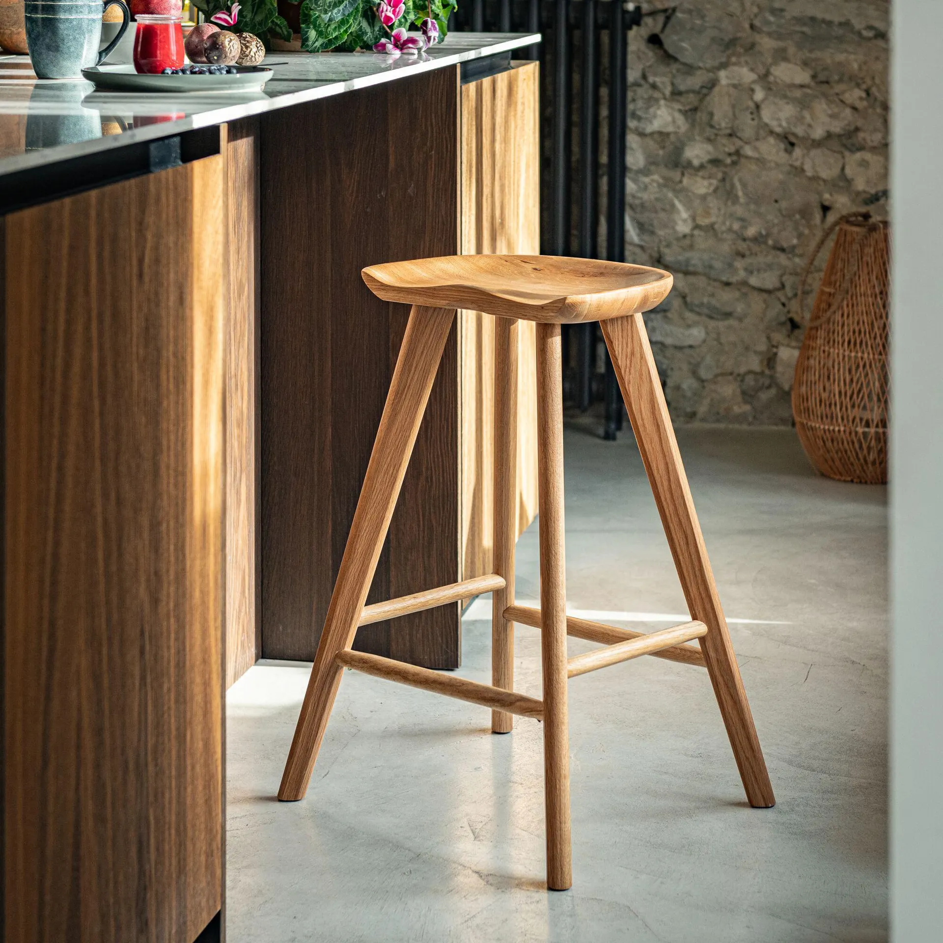 Tabouret haut en chêne massif H66cm - bois clair
