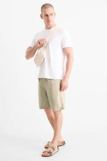 Shorts with linen content - pinstripes