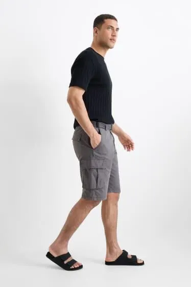Cargo shorts with belt