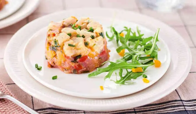 2 tartares de bar aux carottes et aux agrumes