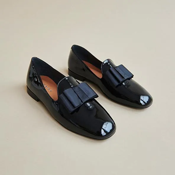 Ballerines à bouts pointus en cuir verni noir