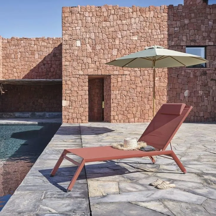 Sombrilla abatible de aluminio y tela de color crudo 3 x 3 m