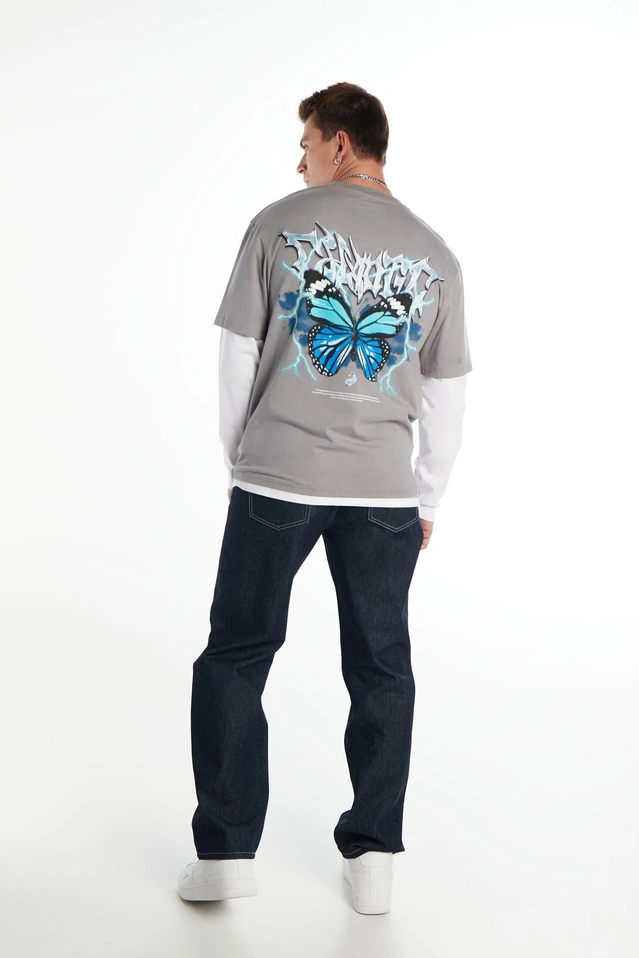 Long-sleeved shirt with layering