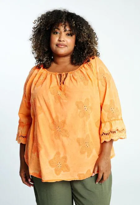 Blouse brodée unie à froufrous