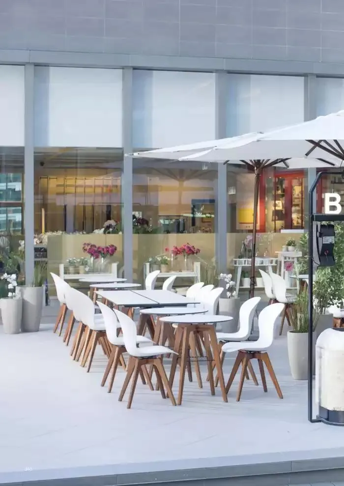 C O N T R A C T L O O K B O O K du 7 janvier au 31 décembre 2025 - Catalogue page 348