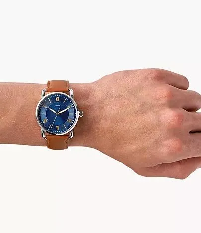 Montre Copeland de 42 mm à trois aiguilles en cuir brun clair