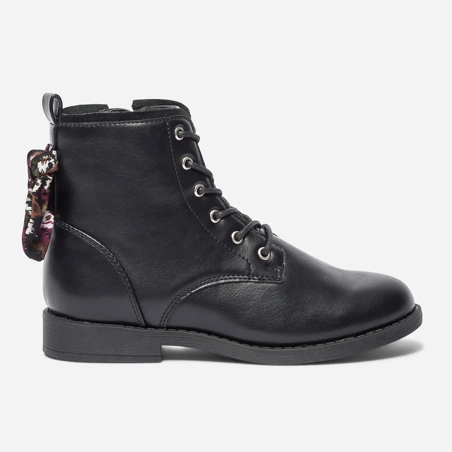 Bottine noire avec nœud