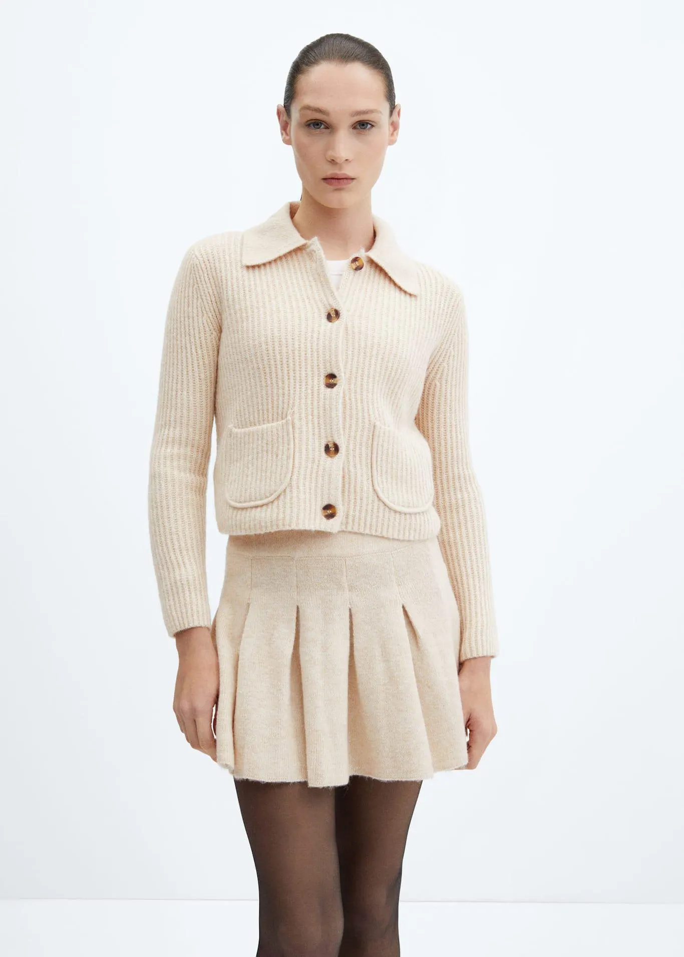 Zsebes, galléros kardigán