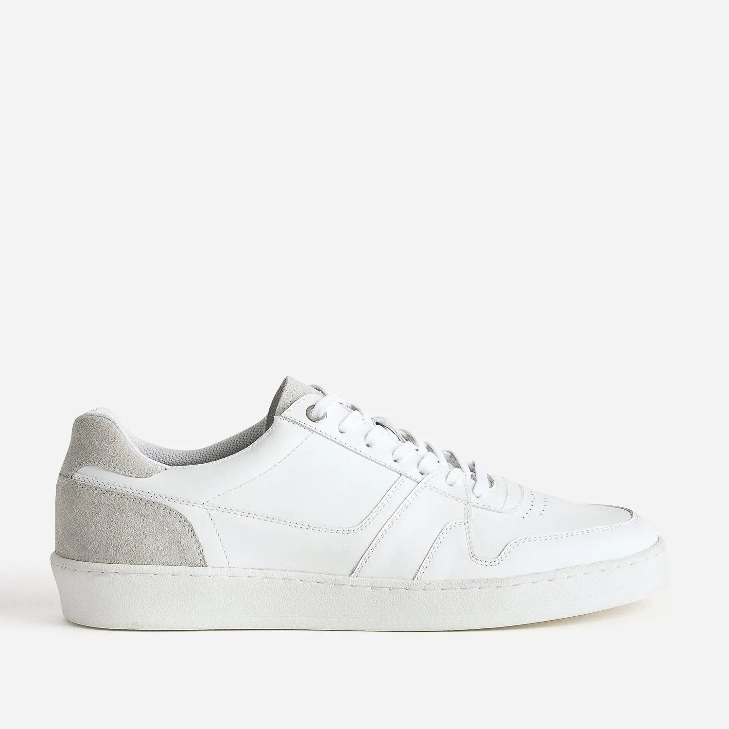 Tennis blanche éco-conçue en cuir détails gris