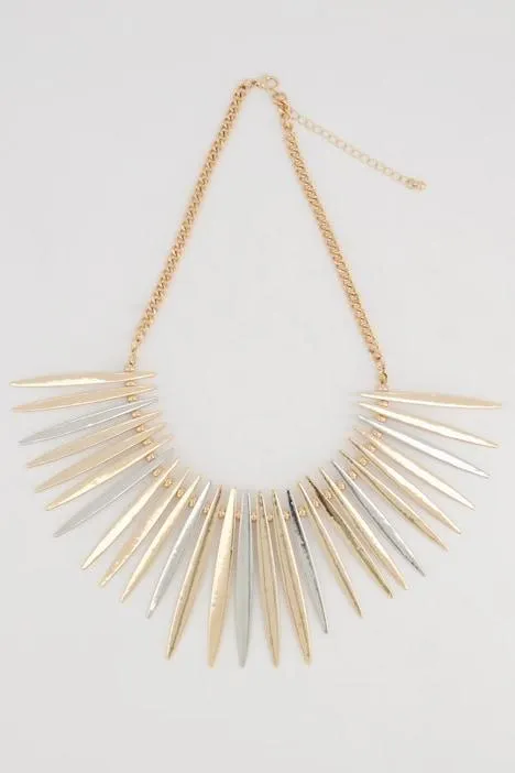 Chaîne, rayons, collier de perles