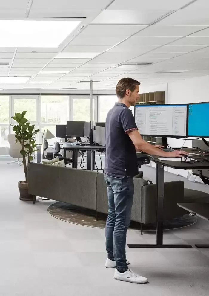 C O N T R A C T L O O K B O O K du 7 janvier au 31 décembre 2025 - Catalogue page 401