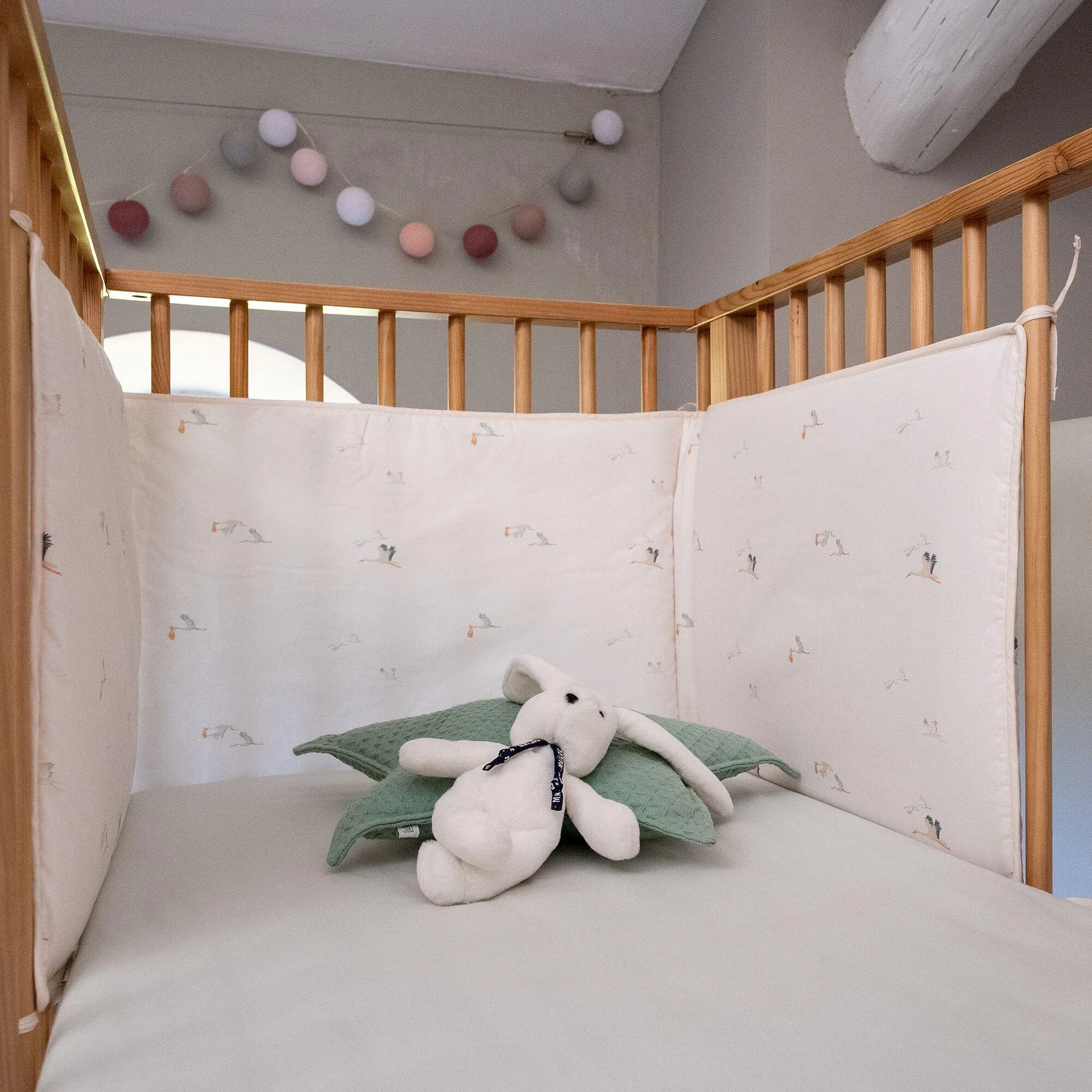 Tour de lit motif cigognes 40x180cm - blanc