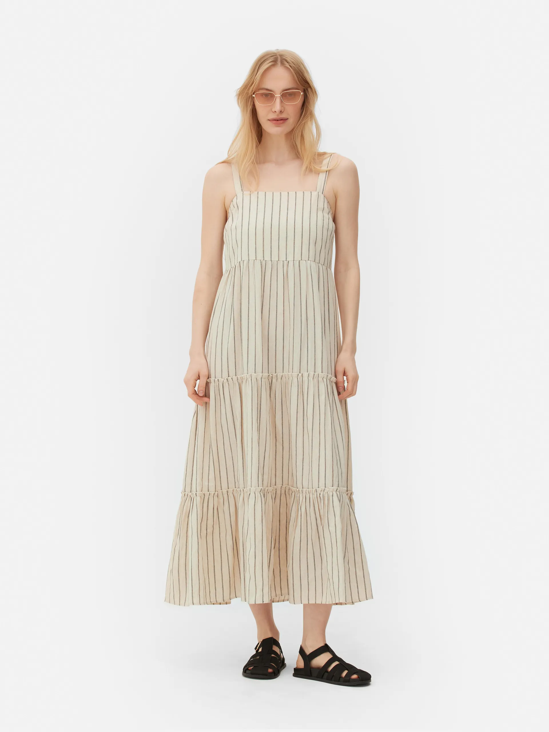 Vestido largo de rayas a capas