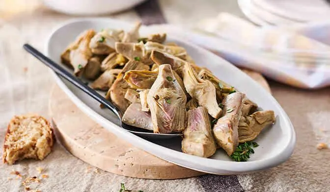 Mini-coeurs d'artichauts en quartiers, Italie