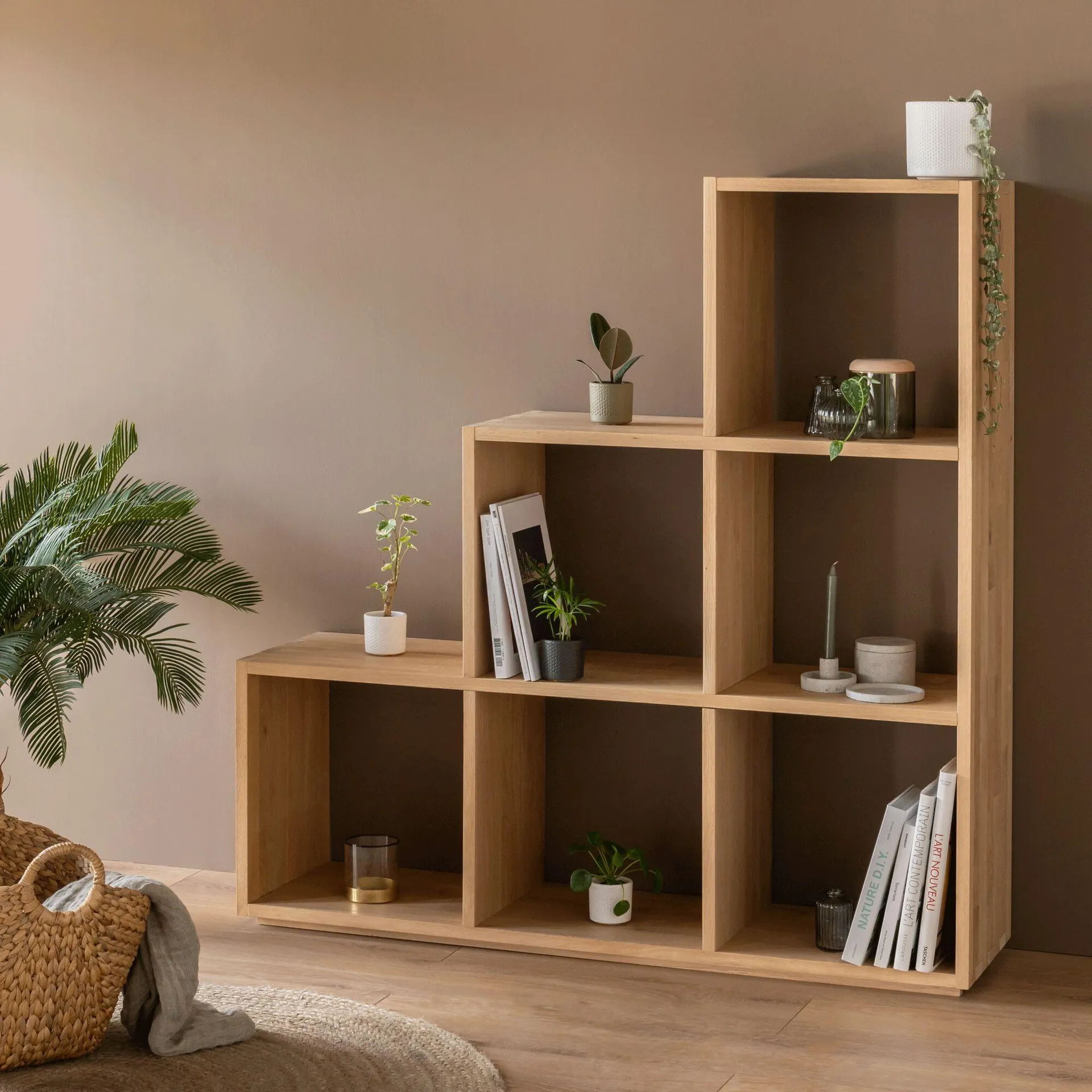 Étagère escalier en chêne - bois clair