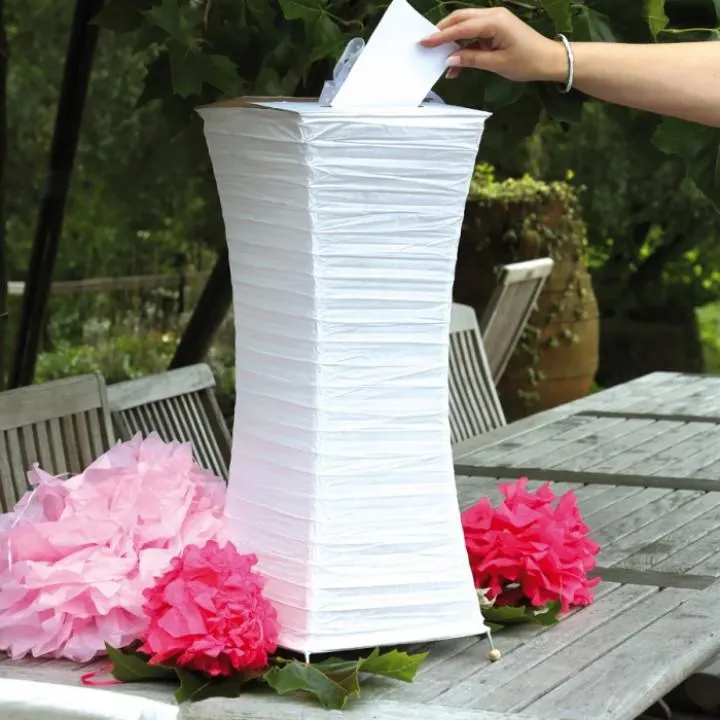 Urne allongée blanche en papier 24 x 24 x 60 cm