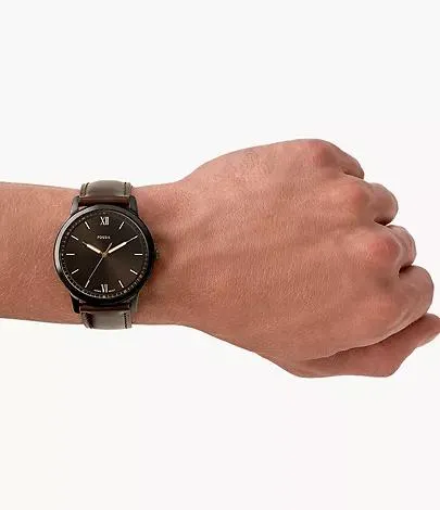 Montre Minimalist à trois aiguilles en cuir brun