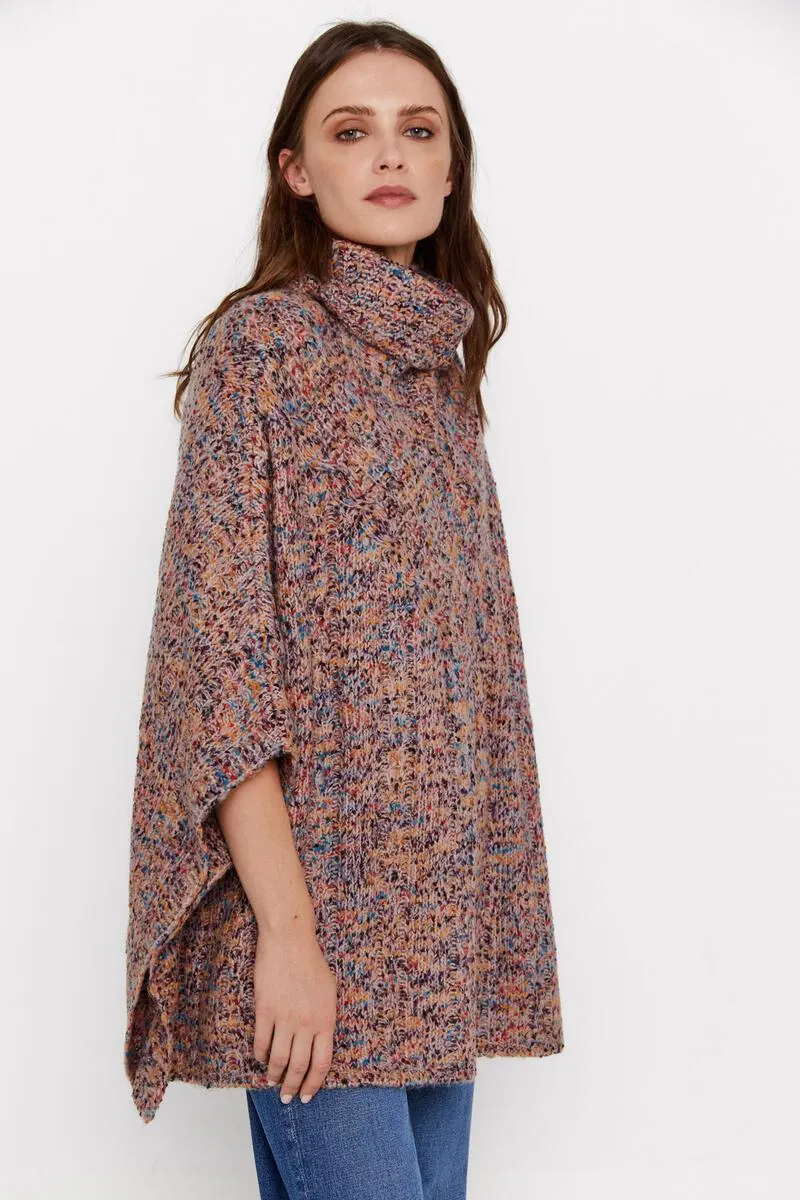 Poncho cuello alto